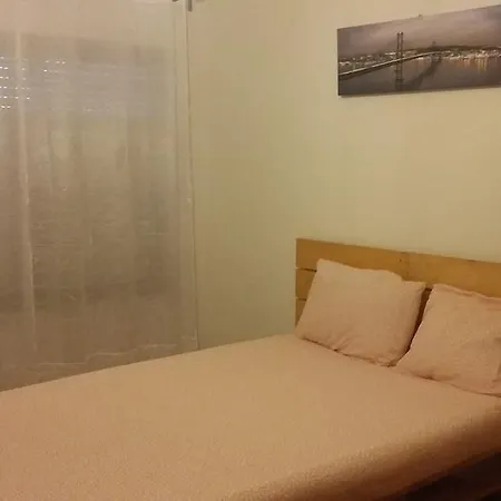 Spacious In Estoril 아우카비데시